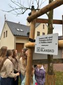 Žehnání stromu na farní zahradě