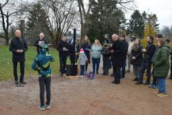 Žehnání stromu na farní zahradě